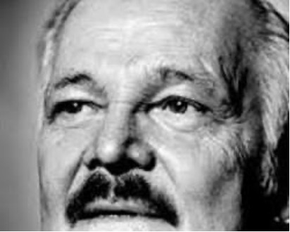 Retrato en blanco y negro del artista José Luis Cuevas
